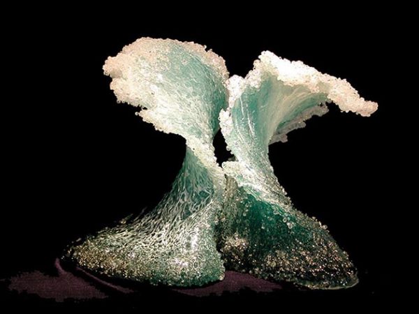 ساخت اشیا دکوراتیو با الهام از امواج اقیانوس